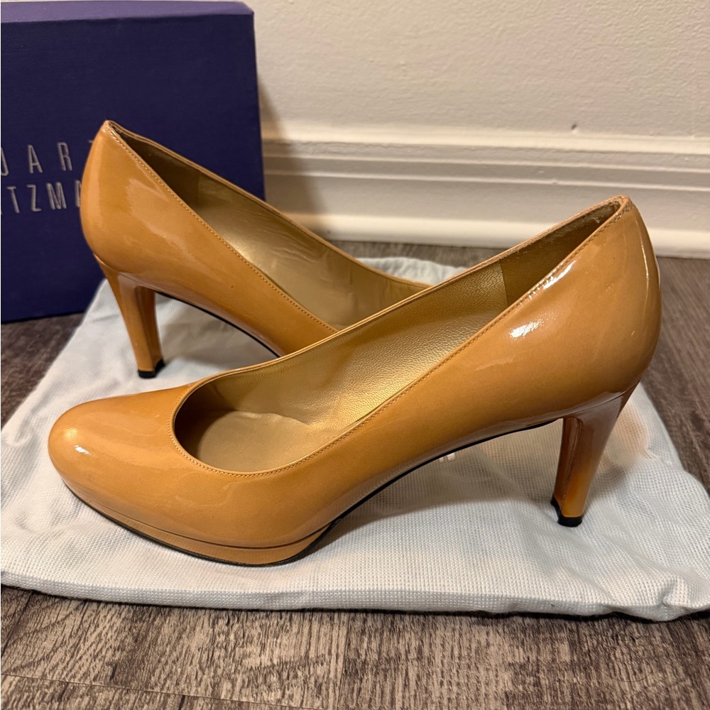 Stuart Weitzman Patent Leather Pumps in Camel Tan